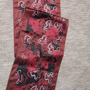 Women's heart scarf